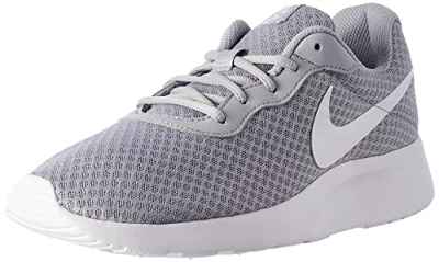 Nike Tanjun, Zapatillas de Gimnasia Mujer, Gris (Wolf Grey/White/Barely Volt/Black), 41 EU